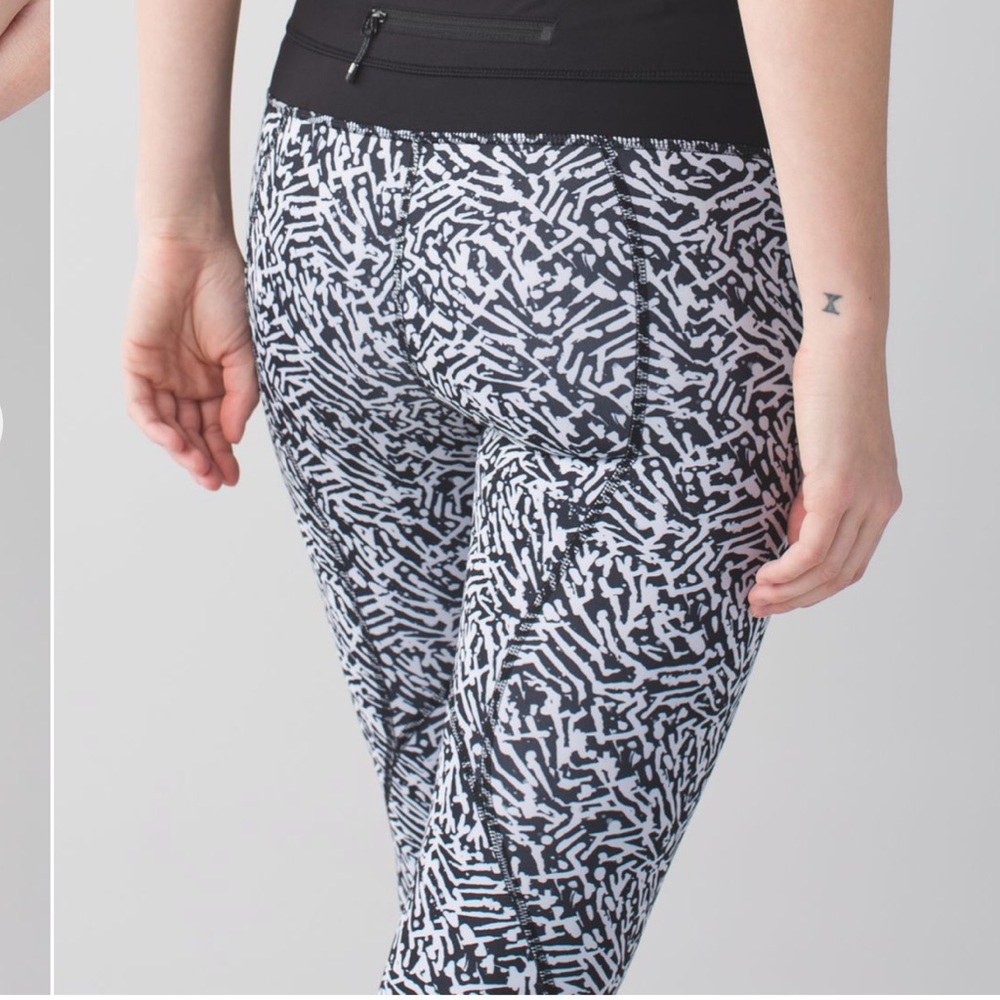 Lululemon Inspire Crop II Full on luxtreme - Picture 2 of 5